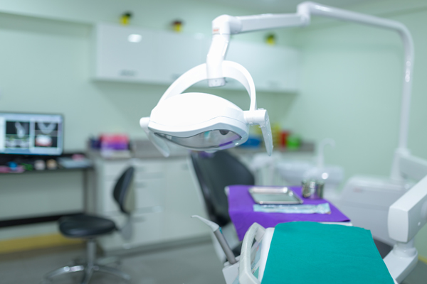 When Should You Go To An Emergency Dentist Vs  The ER?